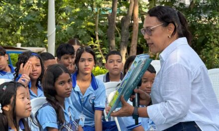 La lectura como herramienta de protección, CORPAMAG y el BanRepública van al Parque lineal ambiental con libro en mano
