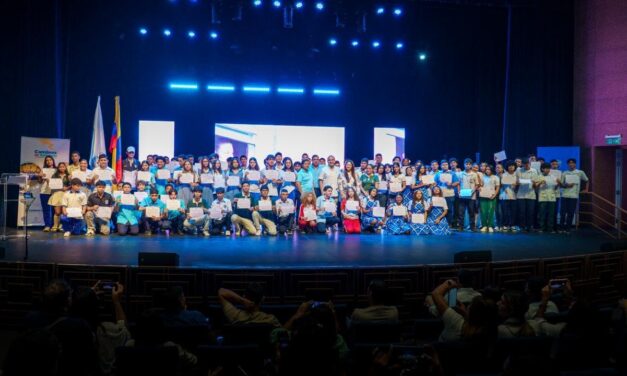 Con entrega de 100 becas, Alcaldía clausura programa “Caminos de Sabiduría” beneficiando a más de 1.200 estudiantes en Santa Marta
