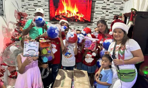 AQUALIA, se puso la 10 y  entregó más de 9.800 regalos de Navidad a niños de 27 municipios del país