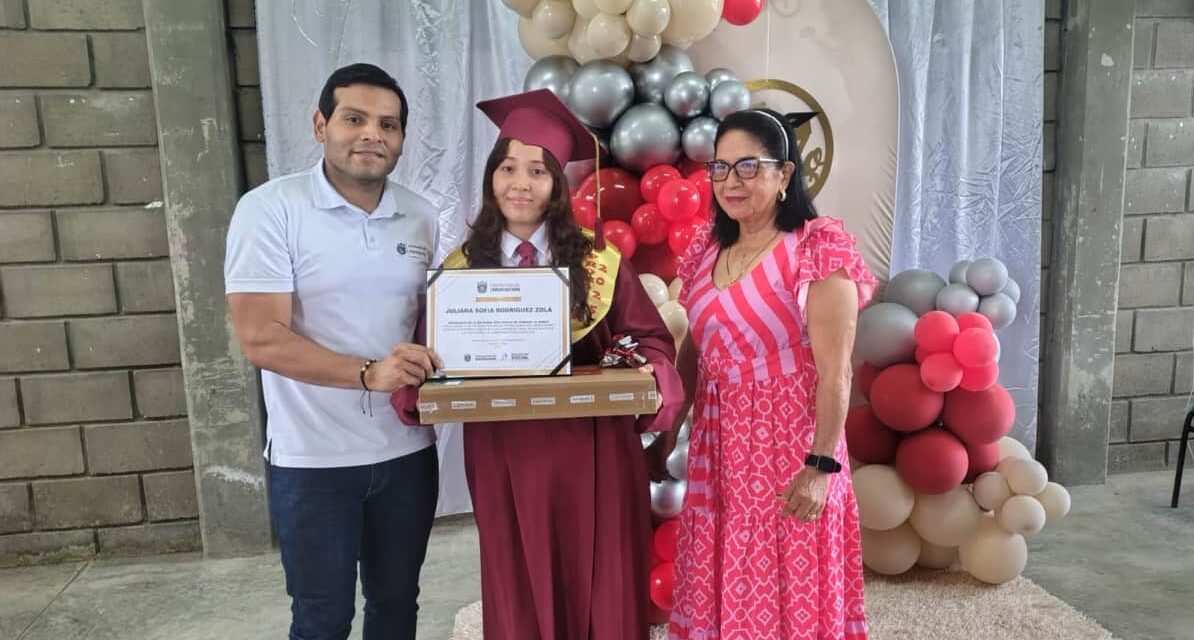 Juliana Rodríguez la joven ganadora de las pruebas Saber ejemplo de la Revolución Educativa de la Gobernación