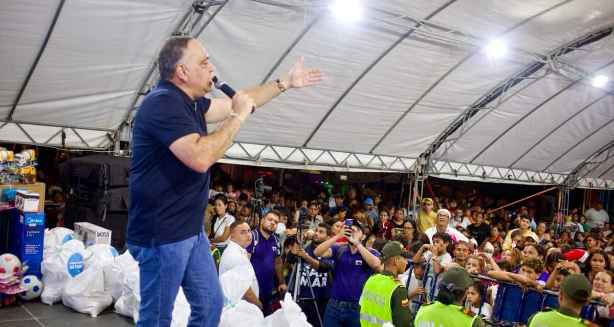 En maratónica jornada alcalde Pinedo adelantó el ‘Niño Dios’ a miles de niños samarios