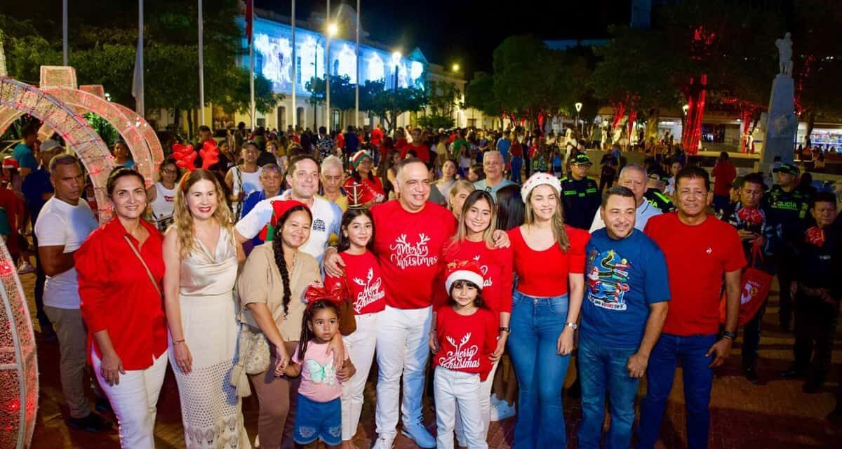 Alumbrado Navideño 2025 ya está a la vista, alcalde Pinedo invita a vivir esta época en sana paz y armonía