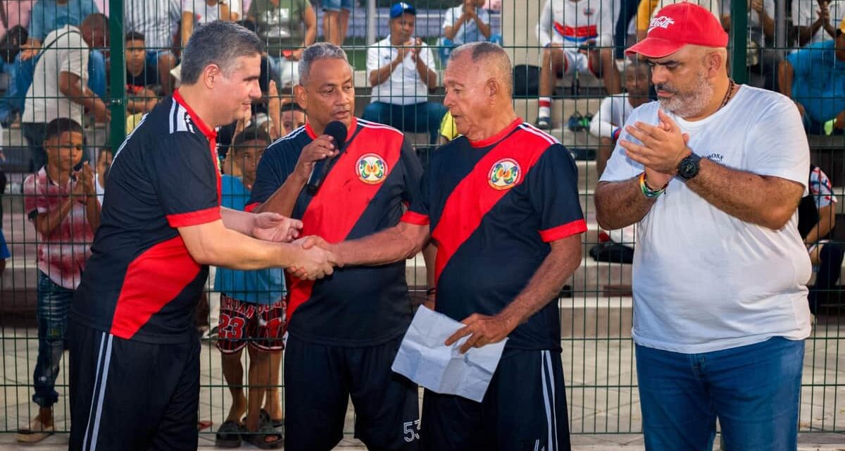 El  caso del estadio Finel De Los Ríos y la no entrega al servicio del fútbol