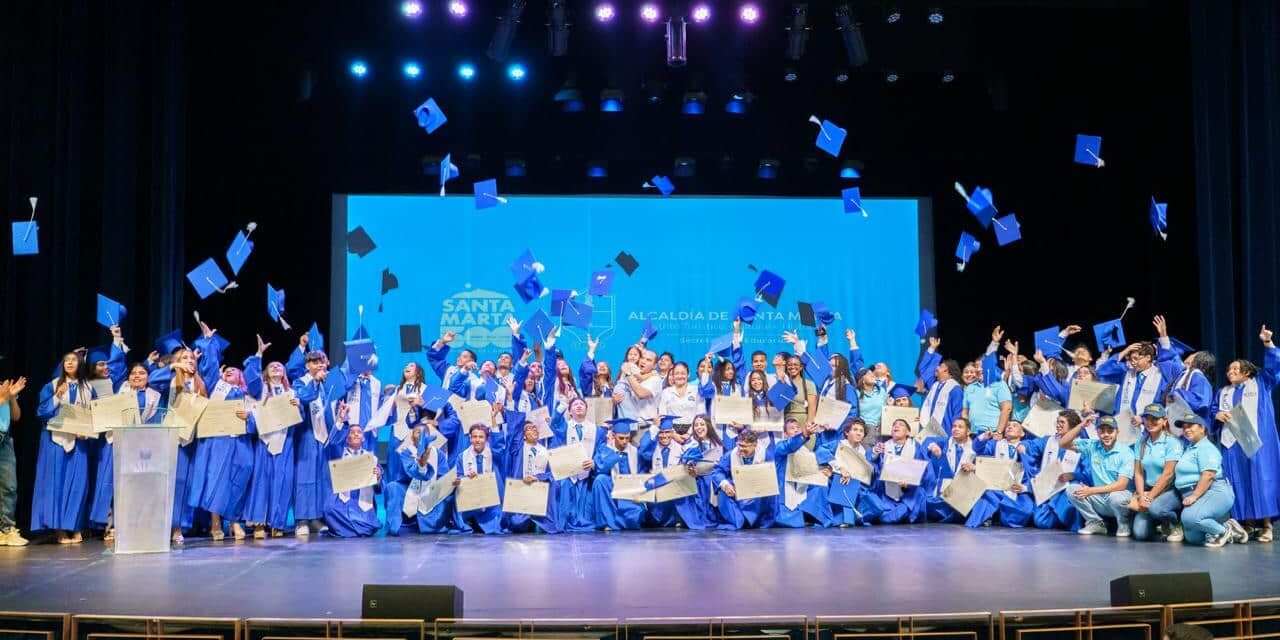 ‘Caminos de Sabiduría’ muestra sus primeros frutos, se graduaron 100 estudiantes en Educación Técnica de la Academia AIES