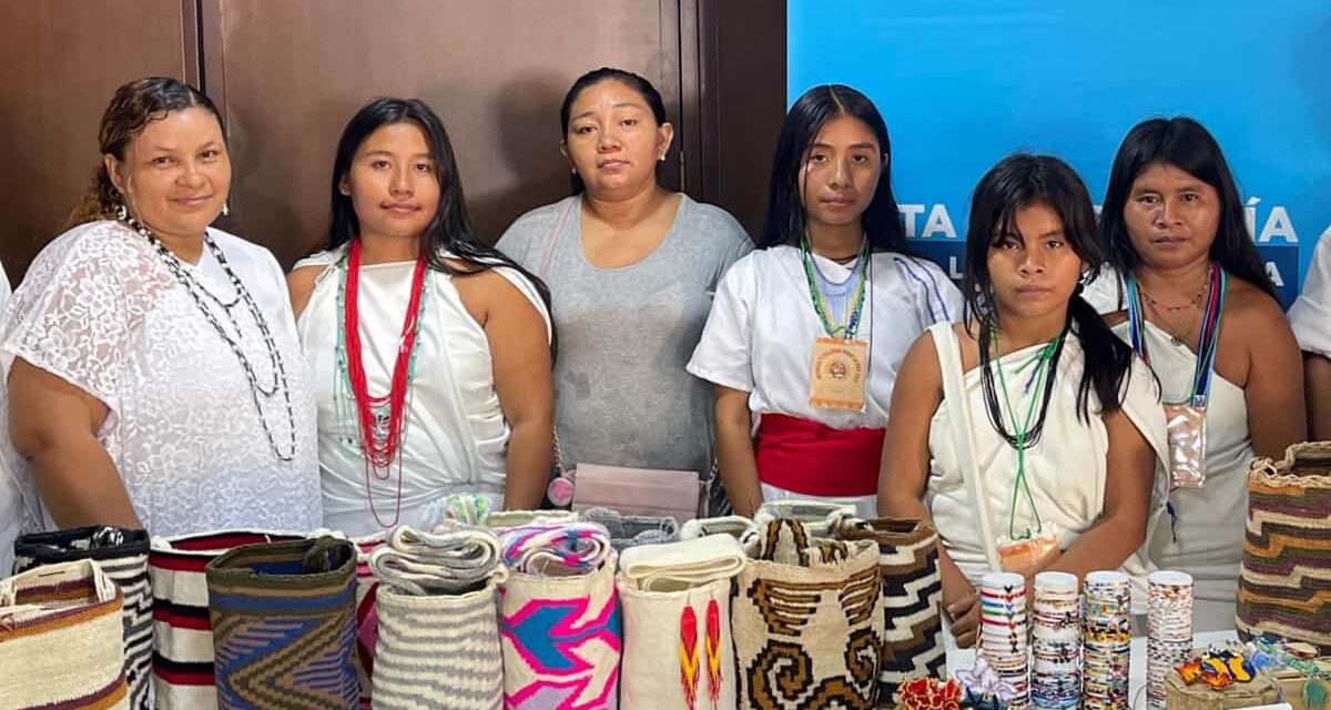 Alcaldía fortalece ingresos y visibilidad de mujeres tejedoras de la Sierra Nevada de Santa Marta
