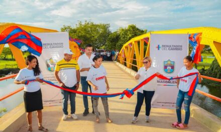 Margarita Guerra en su primer acto de gobierno entrega el puente de Michichoa