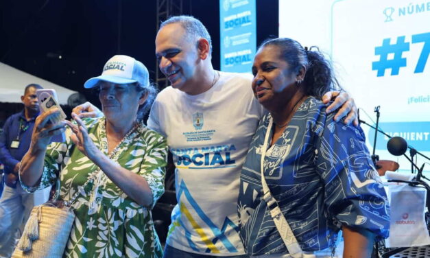 “Mis hijos van a empezar el año escolar con alegría”: Familias agradecen al alcalde Pinedo por ‘Santa Marta Social 2026’