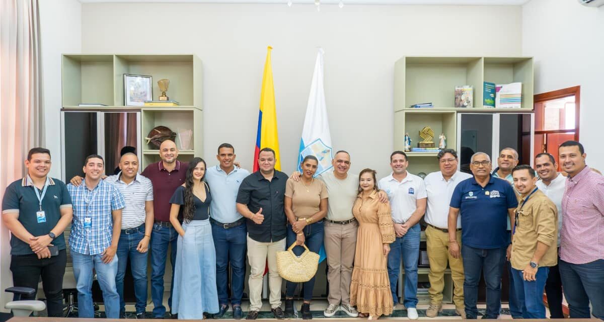 Alcalde Carlos Pinedo dignifica las condiciones laborales de los Inspectores de Convivencia y Paz