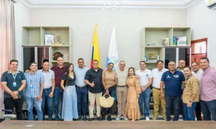 Alcalde Carlos Pinedo dignifica las condiciones laborales de los Inspectores de Convivencia y Paz