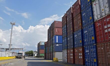 Gobierno colombiano aplicará un gravamen del 30 % a un grupo de productos provenientes de Ecuador