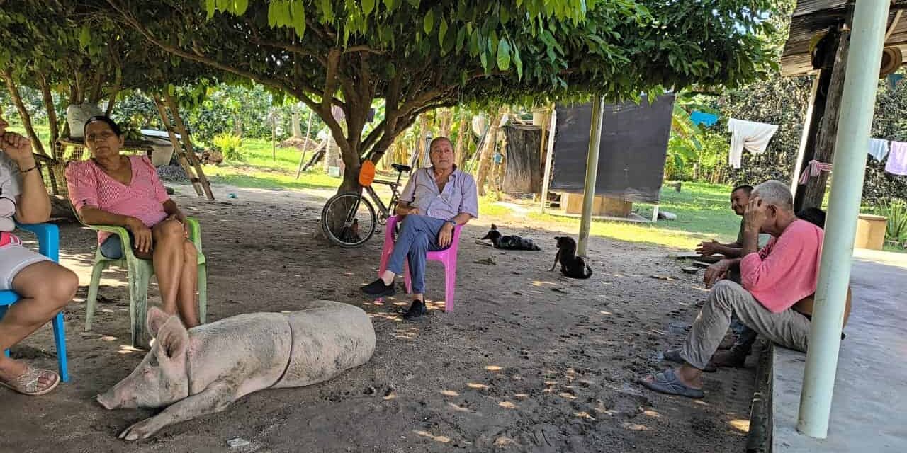 Gerardo el papá de Checho se pone la #105 por su hijo