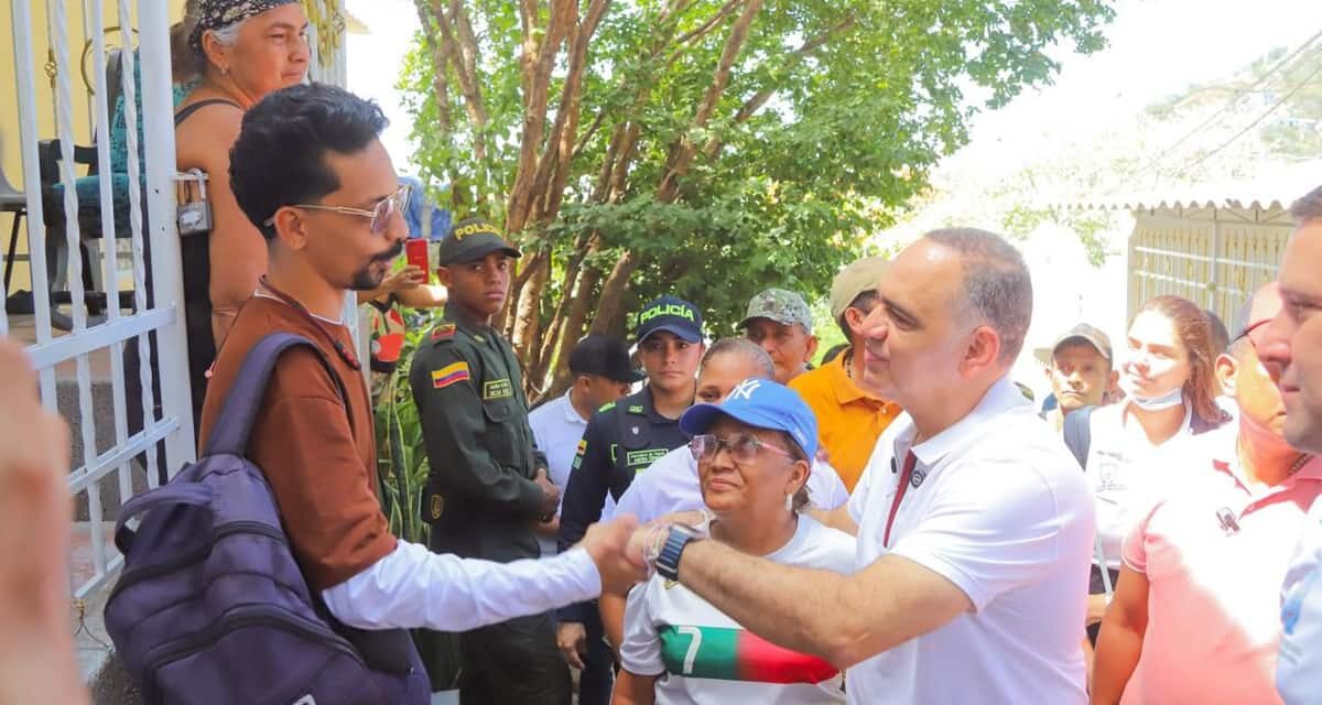 !Mi gente no están solos! El permanente mensaje del alcalde Pinedo a los habitantes de Vista al Mar