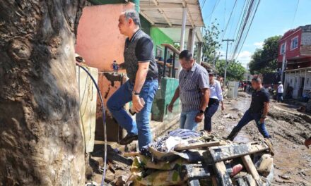 Para evitar futuras tragedias alcalde Carlos Pinedo reubicará 3 familias de Villa U sector Las Malvinas