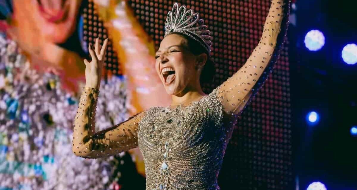 METROCOCIERTO de Carlos Padilla en medio de la Reina y el Rey, se ganó el trono de la alegría y la jerarquía 