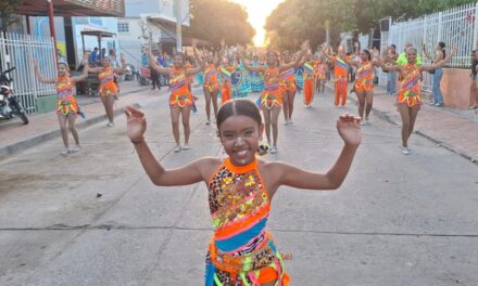 Gran Parada de Comparsas en Mamatoco el abrebocas del Carnaval de Santa Marta