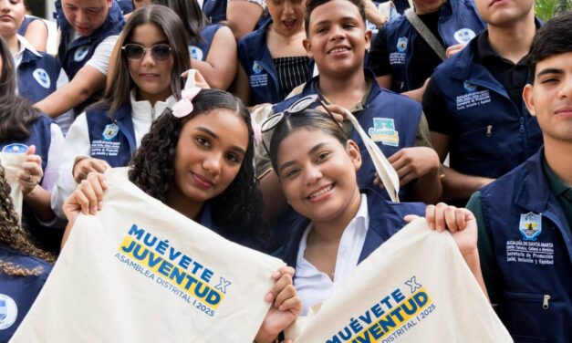 Gobierno de Carlos Pinedo fortalece el liderazgo juvenil en Santa Marta