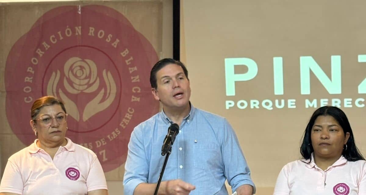 Juan Carlos Pinzón exige desclasificar los computadores de las FARC y pide explicaciones a Iván Cepeda