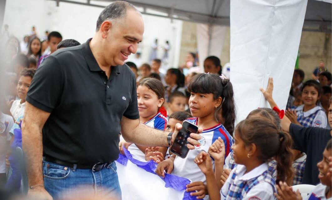 ‘Dale Like a la Vida’ la estrategia estudiantil del gobierno Pinedo esta de vuelta
