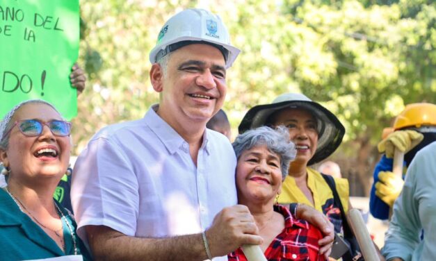 Carlos Pinedo a un paso de cambiar la historia, busca contratista para obra de la Planta El Curval