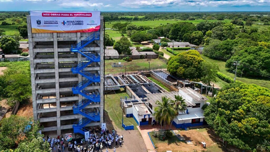 En su recorrido por el Sur, gobernadora afirma nuevo acueducto de El Banco funciona al 100% y así debe seguir