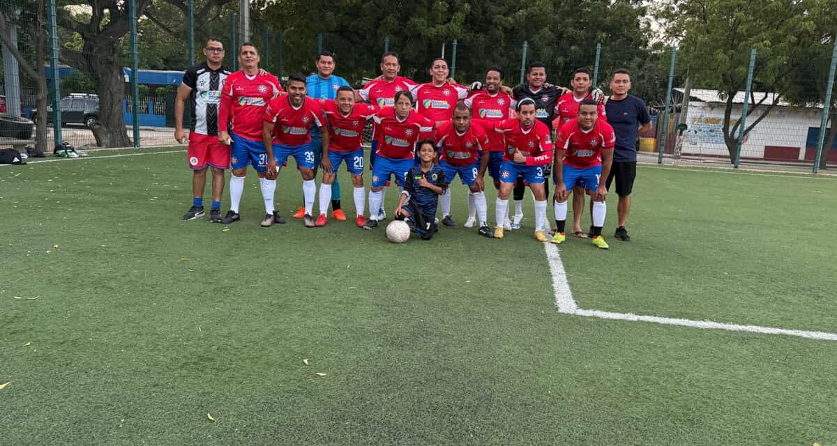 Torneo Inter-Padres: Eligen jugar y hacer muchos goles, ganan en diversión