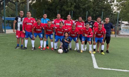 Torneo Inter-Padres: Eligen jugar y hacer muchos goles, ganan en diversión