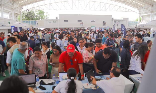Administración de Carlos Pinedo abre más de 1.000 oportunidades laborales para los samarios