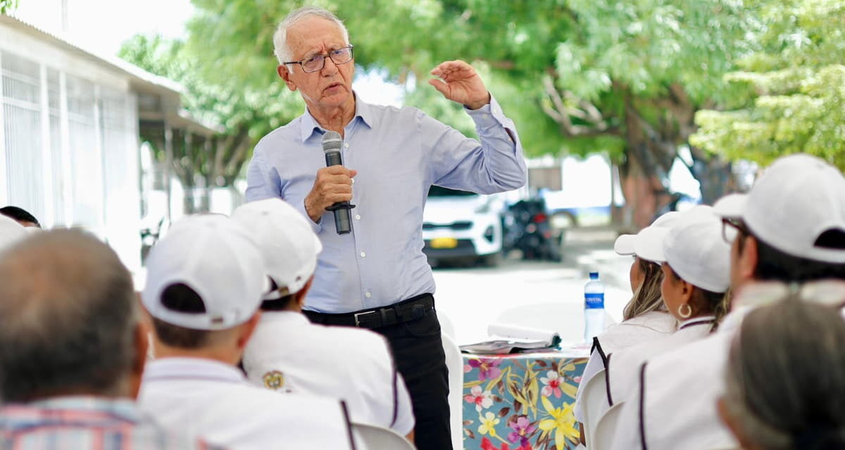 Ministro de Salud promete que nuevo hospital de El Retén abrirá sus puertas al servicio de la gente