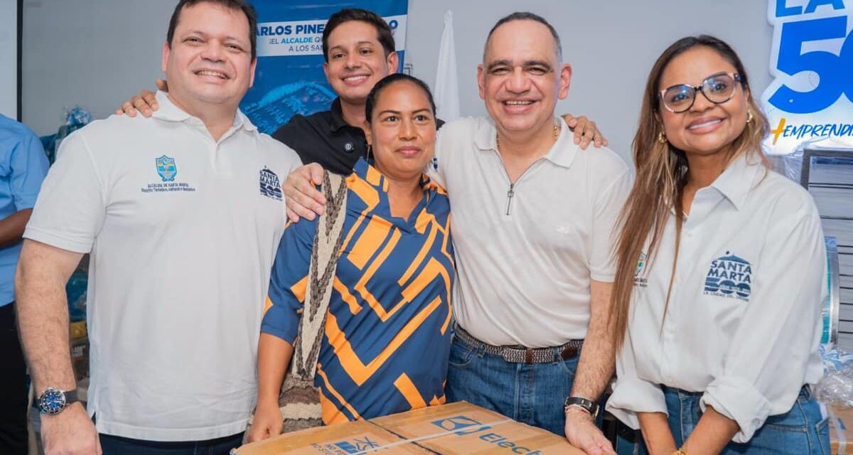 Alcalde Carlos Pinedo entregó activos productivos para fortalecer emprendimientos en Santa Marta