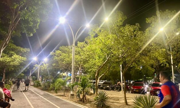 Gobierno Pinedo fortalece servicio de alumbrado público: van más de 13 mil reportes atendidos y 10 mil solucionados