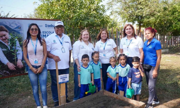 DADSA impulsa la sostenibilidad con huerta escolar en el CDI de Timayuí