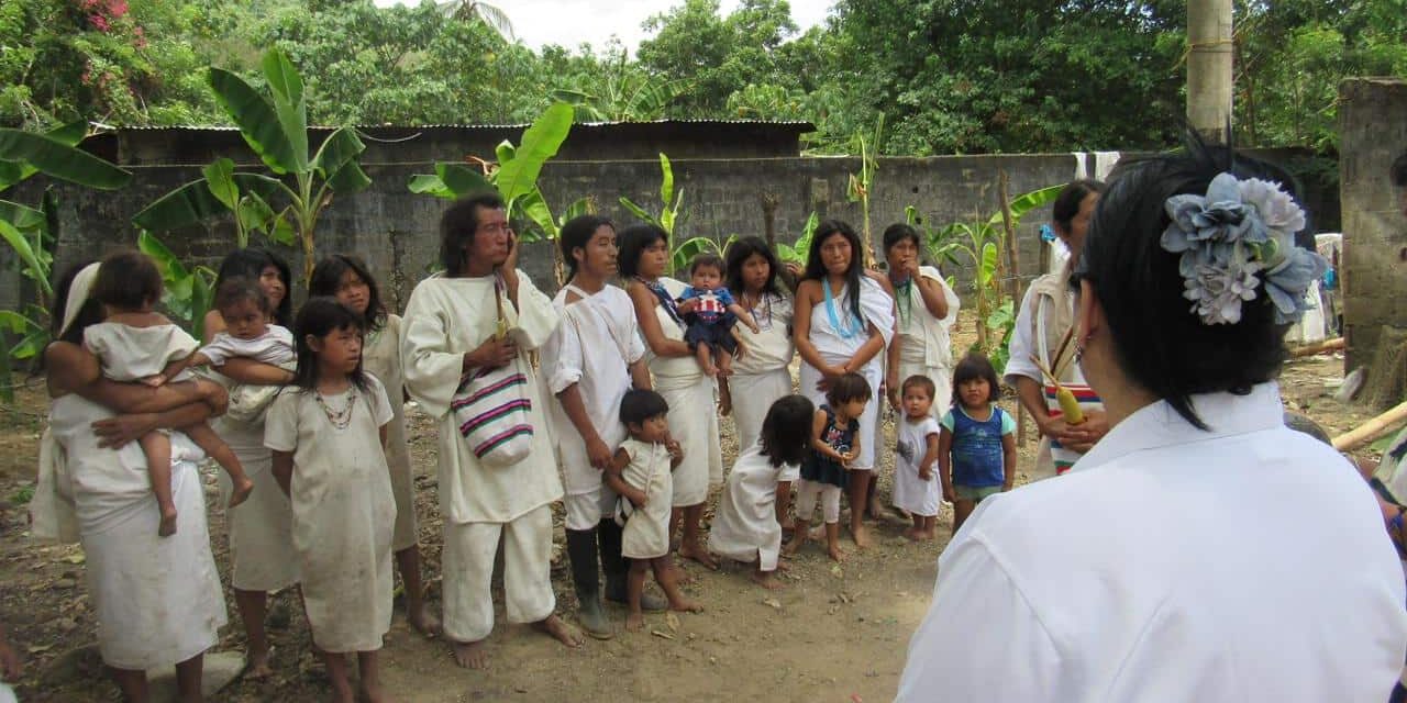 Gobierno de Carlos Pinedo brinda atención humanitaria a familias indígenas en la vereda Perico Aguao