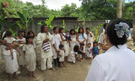 Gobierno de Carlos Pinedo brinda atención humanitaria a familias indígenas en la vereda Perico Aguao