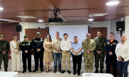 Gobierno de Carlos Pinedo fortalece articulación institucional en seguridad con visita del viceministro de Defensa