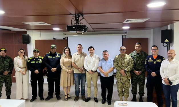 Gobierno de Carlos Pinedo fortalece articulación institucional en seguridad con visita del viceministro de Defensa