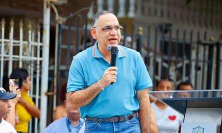 Alcalde Pinedo entregó nuevo colector sanitario a residentes de Villas de Alejandría