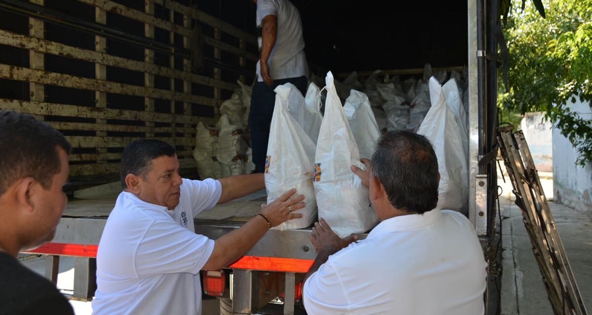 Gobierno de Carlos Pinedo gestiona 500 ayudas humanitarias para familias damnificadas por lluvias en Santa Marta