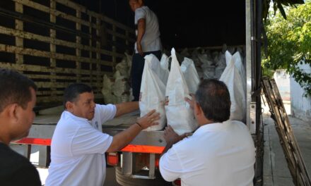 Gobierno de Carlos Pinedo gestiona 500 ayudas humanitarias para familias damnificadas por lluvias en Santa Marta