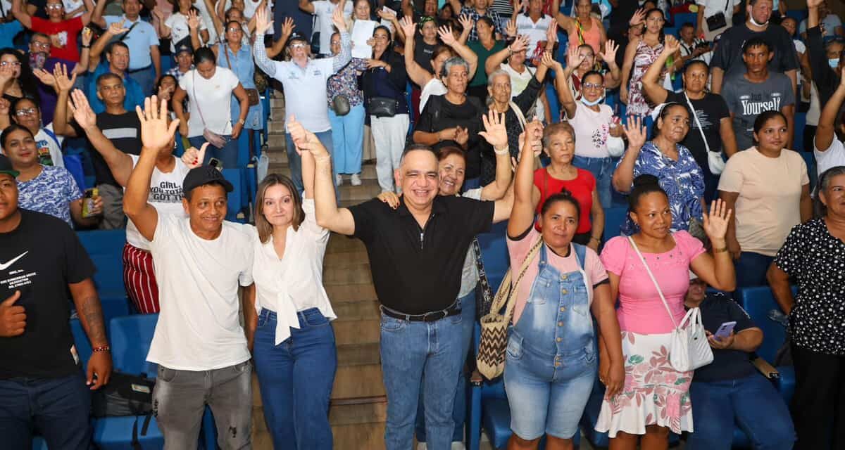 “Hicimos realidad el sueño de 429 familias de tener casa propia legalmente”: alcalde Carlos Pinedo