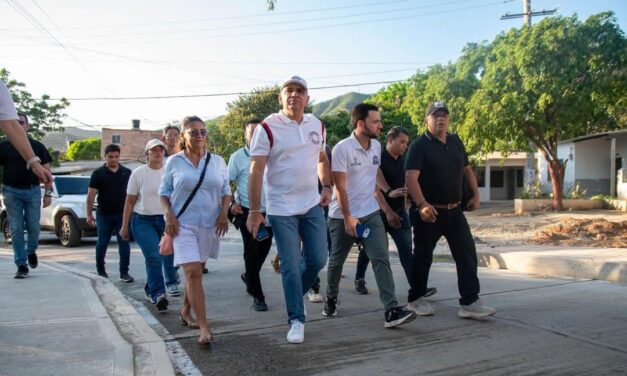 Carlos Pinedo cuenta que hoy tiene 211 frentes de obras contratadas para transformar a Santa Marta