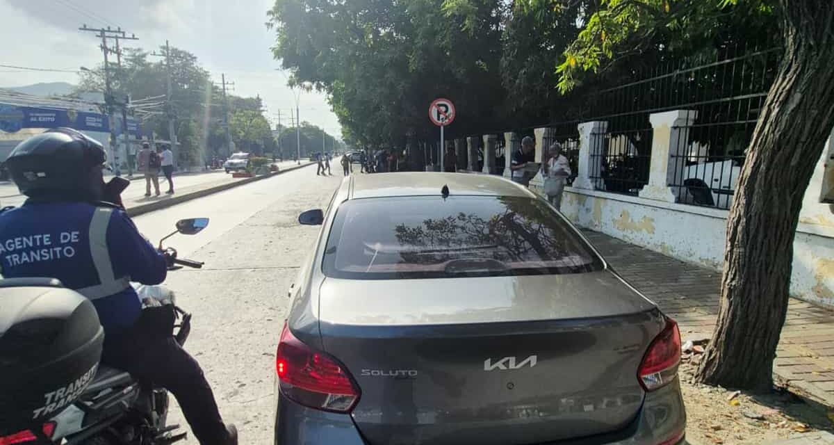 ¿Mal parqueado? Tenga su comparendo. Agentes de tránsito impusieron 82 en las últimas horas