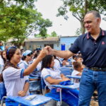 El gobierno de Carlos Pinedo sigue llegando a zona rural con ayudas para la gente