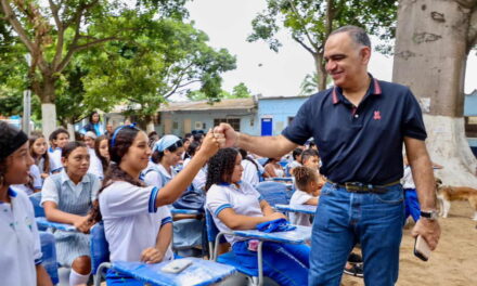 El gobierno de Carlos Pinedo sigue llegando a zona rural con ayudas para la gente