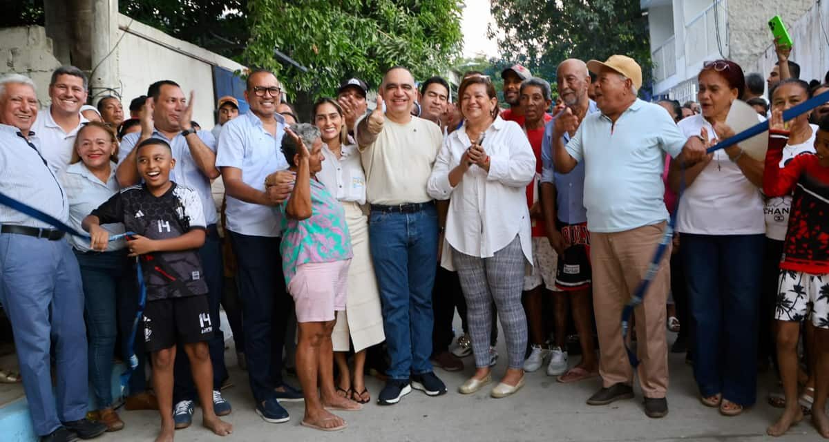 Alcalde Carlos Pinedo entrega 382 metros de pavimento rígido en Gaira