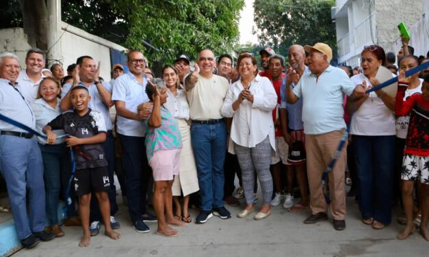Alcalde Carlos Pinedo entrega 382 metros de pavimento rígido en Gaira