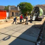 Alcalde Carlos Pinedo avanza con más calles pavimentadas en Pescaíto