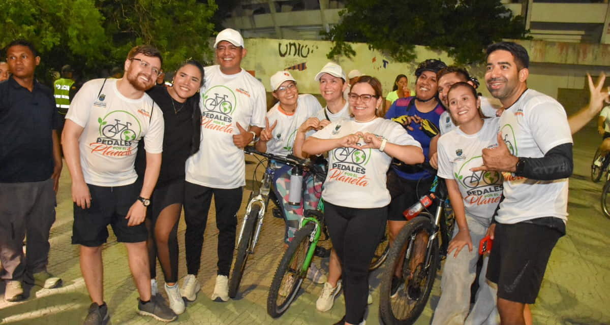 Samarios pedalearon junto a la gobernadora Margarita Guerra en el Día Internacional de la Bicicleta