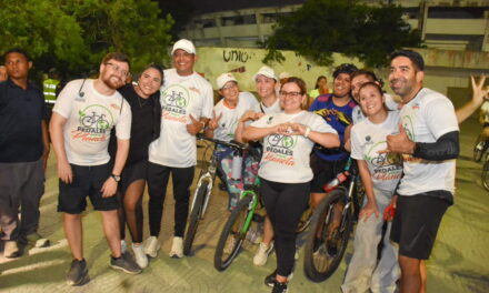 Samarios pedalearon junto a la gobernadora Margarita Guerra en el Día Internacional de la Bicicleta