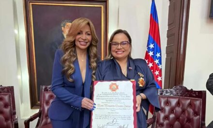 “Yo soy la gobernadora del pueblo y este reconocimiento es para ustedes”: Margarita Guerra desde el Congreso