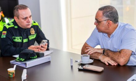 Alcalde Carlos Pinedo lidera PMU frente a bloqueos en la zona rural